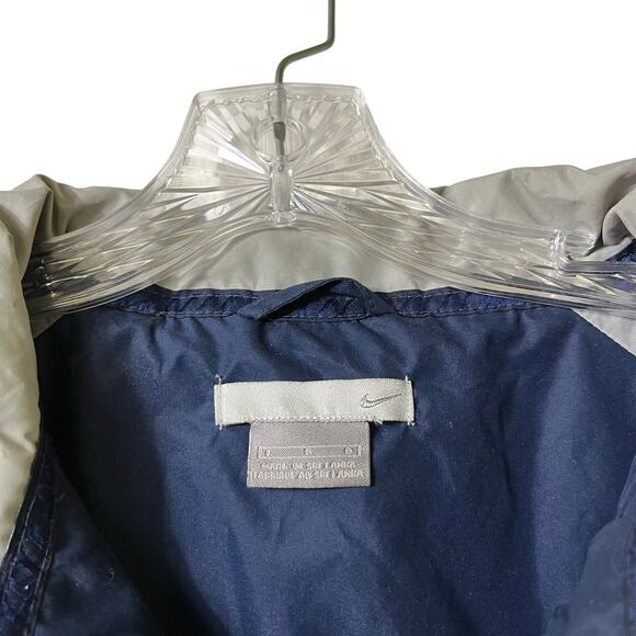 Nike Full Zip Windbreaker with Pockets L (2653) - Picture 5 of 6